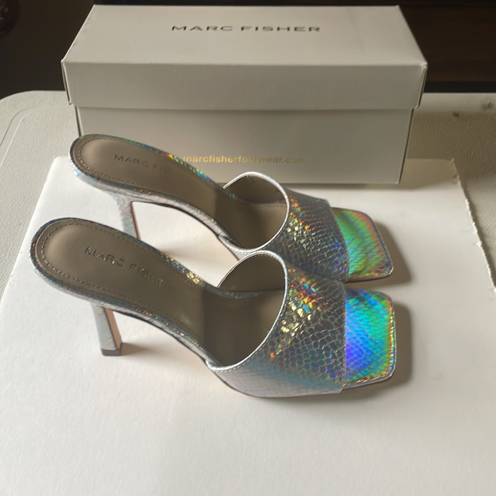 Marc Fisher Womens Danria Heeled Dress Sandal, Silver Size 7.5M - Picture 2 of 8